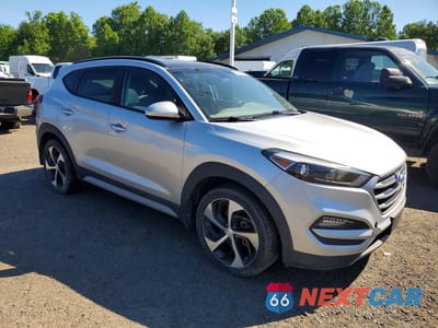 Czwarte zdjęcie samochodu z boku: 2018 HYUNDAI TUCSON VALUE VIN:KM8J3CA2XJU797683 - miniatura