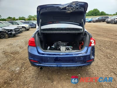 Zdjęcie 6 z 12 samochodu: 2016 BMW 320 XI VIN:WBA8A3C50GK688828 - miniatura