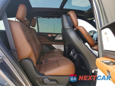 Zdjęcie 11 z 13 samochodu: 2022 LINCOLN AVIATOR RESERVE VIN:5LM5J7WCXNGL15893 - miniatura