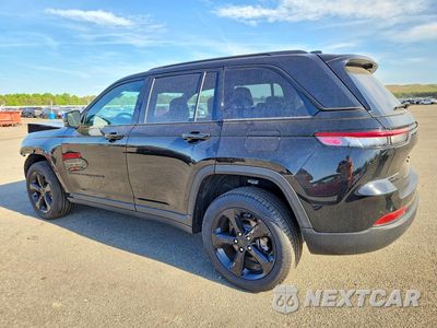 Drugie zdjęcie samochodu z przodu: 2025 JEEP GRND CHEROKE VIN:1C4RJHBG5SC311745 - miniatura