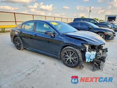 Czwarte zdjęcie samochodu z boku: 2023 TOYOTA CAMRY SE VIN:4T1G11AK8PU769880 - miniatura