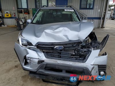 Piąte zdjęcie samochodu w środku: 2023 SUBARU FORESTER PREMIUM VIN:JF2SKAEC6PH481798 - miniatura