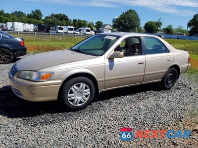 2000 TOYOTA CAMRY LE 4T1BG22K5YU743252 - główne zdjęcie licytacji z USA - miniatura