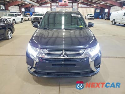 Piąte zdjęcie samochodu w środku: 2018 MITSUBISHI OUTLANDER VIN:JA4AZ3A37JZ050020 - miniatura