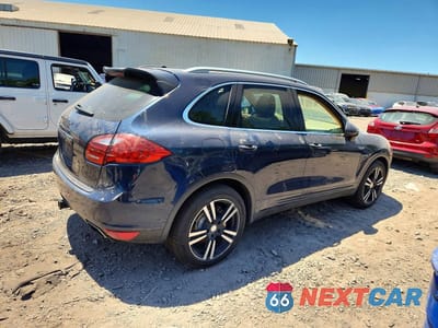 Trzecie zdjęcie samochodu z tyłu: 2012 PORSCHE CAYENNE S HYBRID VIN:WP1AE2A25CLA90975 - miniatura