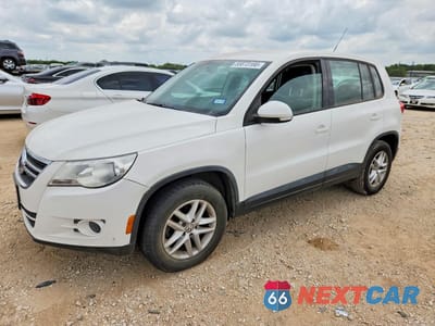 2011 VOLKSWAGEN TIGUAN S WVGBV7AX3BW510370 - główne zdjęcie licytacji z USA - miniatura
