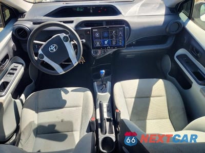 Zdjęcie 8 z 12 samochodu: 2013 TOYOTA PRIUS C ONE VIN:JTDKDTB39D1057349 - miniatura