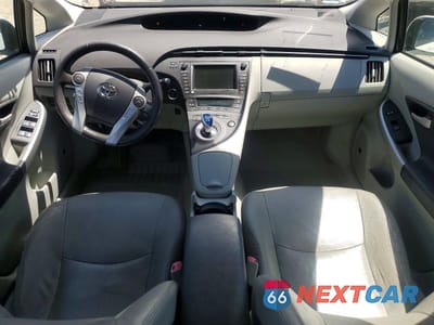 Zdjęcie 8 z 12 samochodu: 2010 TOYOTA PRIUS V VIN:JTDKN3DU6A0056728 - miniatura