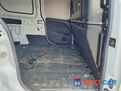 Zdjęcie 11 z 13 samochodu: 2017 RAM PROMASTER CITY VIN:ZFBERFAB5H6F47472 - miniatura