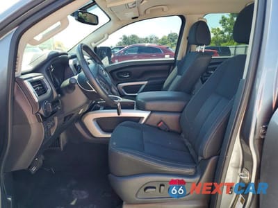Zdjęcie 7 z 12 samochodu: 2018 NISSAN TITAN SV VIN:1N6AA1E69JN513608 - miniatura