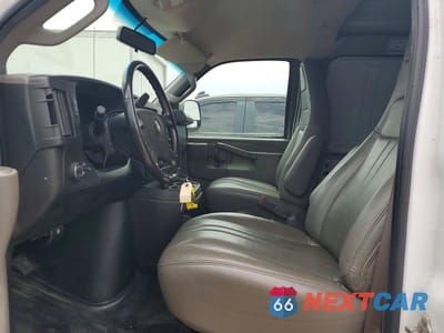 Zdjęcie 7 z 12 samochodu: 2022 CHEVROLET EXPRESS G2500 VIN:1GCWGBFP1N1157933 - miniatura
