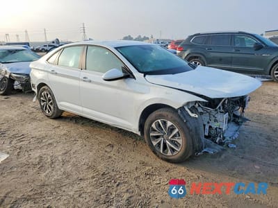 Czwarte zdjęcie samochodu z boku: 2026 VOLKSWAGEN JETTA S VIN:3VW5W7BU2TM022190 - miniatura