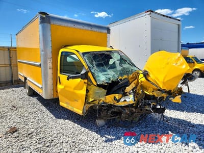 Czwarte zdjęcie samochodu z boku: 2022 GMC SAVANA BOX TRUCK VIN:7GZ37TC73NN005144 - miniatura