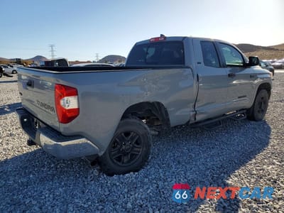 Trzecie zdjęcie samochodu z tyłu: 2020 TOYOTA TUNDRA VIN:5TFUY5F1XLX872401 - miniatura