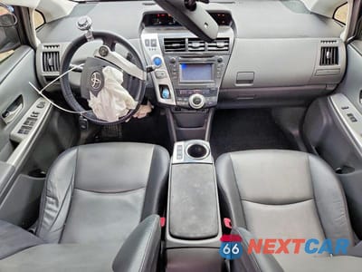 Zdjęcie 8 z 13 samochodu: 2013 TOYOTA PRIUS V FIVE VIN:JTDZN3EU0D3227036 - miniatura