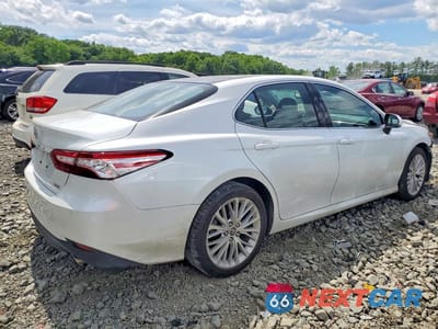 Trzecie zdjęcie samochodu z tyłu: 2018 TOYOTA CAMRY XLE VIN:4T1B11HK7JU074586 - miniatura