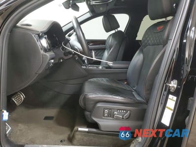 Zdjęcie 7 z 14 samochodu: 2024 BENTLEY BENTAYGA VIN:SJAAC2ZVXJC018884 - miniatura