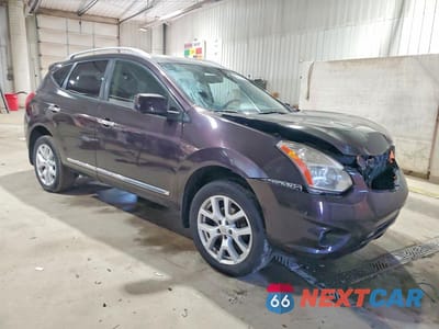 Czwarte zdjęcie samochodu z boku: 2013 NISSAN ROGUE S VIN:JN8AS5MV2DW129785 - miniatura