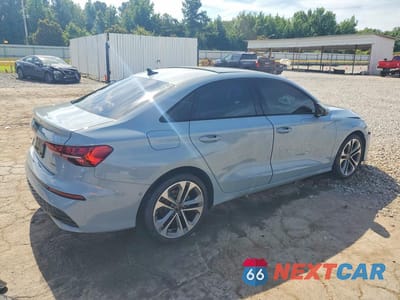 Trzecie zdjęcie samochodu z tyłu: 2025 AUDI A3 PREMIUM VIN:WAUGUDGY9SA110318 - miniatura