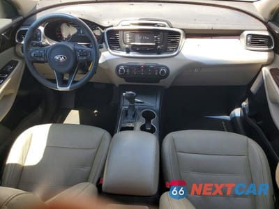 Zdjęcie 8 z 12 samochodu: 2016 KIA SORENTO LX V6 VIN:5XYPGDA58GG132066 - miniatura
