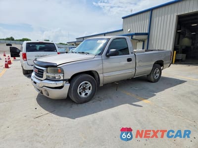 2004 GMC NEW SIERRA C1500 1GTEC14T24Z207403 - główne zdjęcie licytacji z USA - miniatura