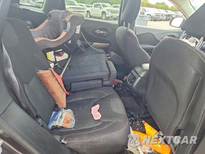 Zdjęcie 11 z 13 samochodu: 2017 JEEP CHEROKEE LATITUDE VIN:1C4PJMCSXHW649586 - miniatura