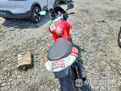 Zdjęcie 6 z 9 samochodu: 2002 SUZUKI SV650 S VIN:JS1VP52A922106520 - miniatura