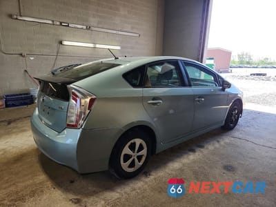 Trzecie zdjęcie samochodu z tyłu: 2015 TOYOTA PRIUS TWO VIN:JTDKN3DU2F1937962 - miniatura
