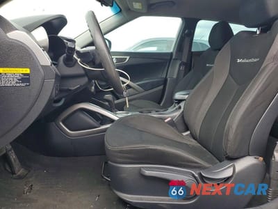 Zdjęcie 7 z 12 samochodu: 2013 HYUNDAI VELOSTER BASE VIN:KMHTC6AD0DU117838 - miniatura