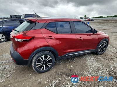 Trzecie zdjęcie samochodu z tyłu: 2018 NISSAN KICKS SR VIN:3N1CP5CU1JL531882 - miniatura