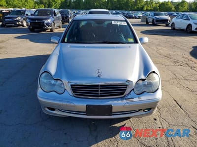 Piąte zdjęcie samochodu w środku: 2004 MERCEDES-BENZ C 230K SPORT SEDAN VIN:WDBRF40J74F523961 - miniatura