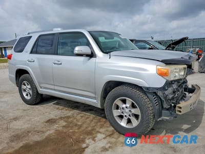 Czwarte zdjęcie samochodu z boku: 2010 TOYOTA 4RUNNER SR5 VIN:JTEZU5JR5A5000341 - miniatura