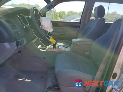 Zdjęcie 7 z 13 samochodu: 2005 TOYOTA TACOMA DOUBLE CAB VIN:5TELU42N95Z080083 - miniatura