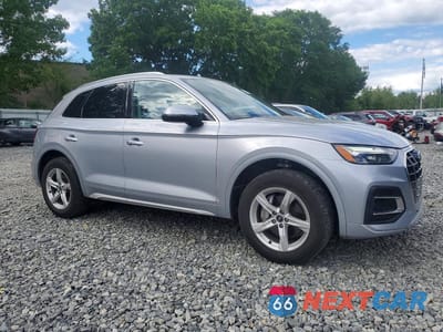 Czwarte zdjęcie samochodu z boku: 2021 AUDI Q5 PREMIUM VIN:WA1AAAFY9M2112174 - miniatura