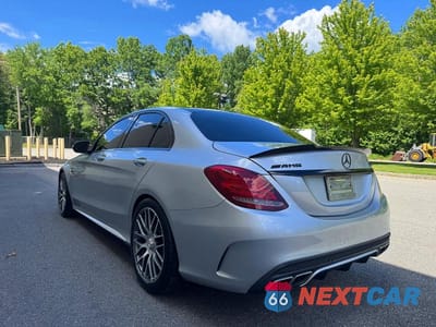 Trzecie zdjęcie samochodu z tyłu: 2016 MERCEDES-BENZ C 63 AMG-S VIN:55SWF8HB4GU114722 - miniatura
