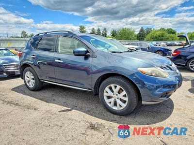 Czwarte zdjęcie samochodu z boku: 2013 NISSAN MURANO S VIN:JN8AZ1MW4DW322081 - miniatura