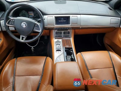 Zdjęcie 8 z 12 samochodu: 2012 JAGUAR XF PORTFOLIO VIN:SAJWA0HB2CLS22072 - miniatura