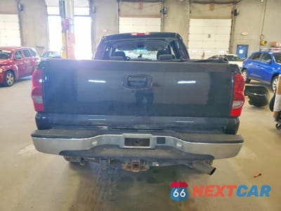 Zdjęcie 6 z 12 samochodu: 2005 CHEVROLET SILVERADO K2500 HEAVY DUTY VIN:1GCHK232X5F952871 - miniatura