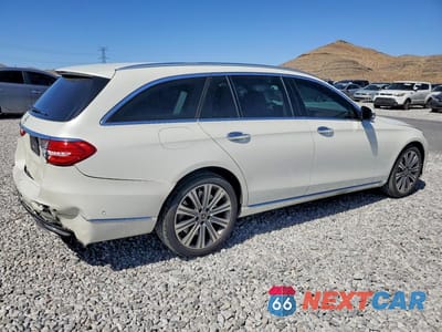 Trzecie zdjęcie samochodu z tyłu: 2019 MERCEDES-BENZ E 450 4MATIC VIN:WDDZH6JB2KA607975 - miniatura