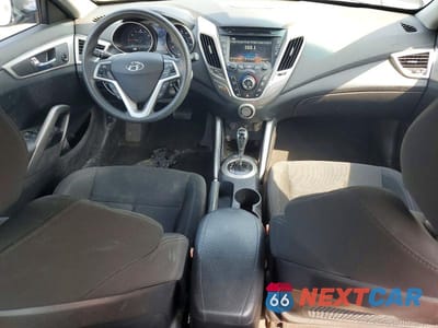 Zdjęcie 8 z 12 samochodu: 2016 HYUNDAI VELOSTER BASE VIN:KMHTC6AD0GU277142 - miniatura