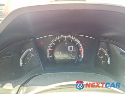 Zdjęcie 9 z 12 samochodu: 2018 HONDA CIVIC LX VIN:2HGFC2F5XJH503596 - miniatura