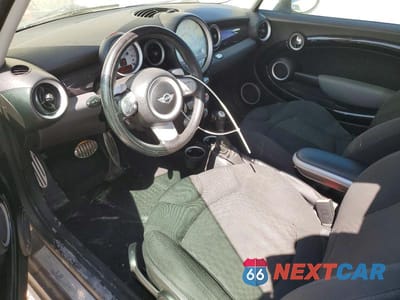 Zdjęcie 8 z 12 samochodu: 2009 MINI COOPER S VIN:WMWMF735X9TW85956 - miniatura