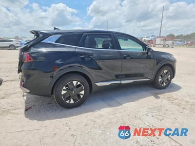 Trzecie zdjęcie samochodu z tyłu: 2026 KIA SPORTAGE LX VIN:KNDPU3DG7T7363323 - miniatura