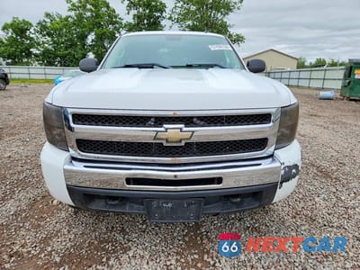Piąte zdjęcie samochodu w środku: 2011 CHEVROLET SILVERADO K1500 LS VIN:1GCRKREA2BZ446172 - miniatura