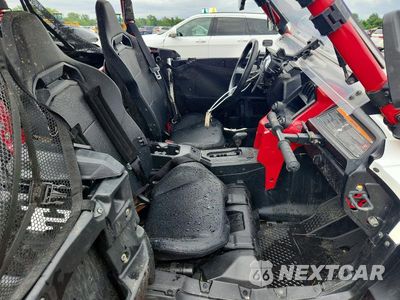 Piąte zdjęcie samochodu w środku: 2024 HONDA TALON 1000 UTILITY VEHICLE VIN:1HFVE06E9R4400094 - miniatura