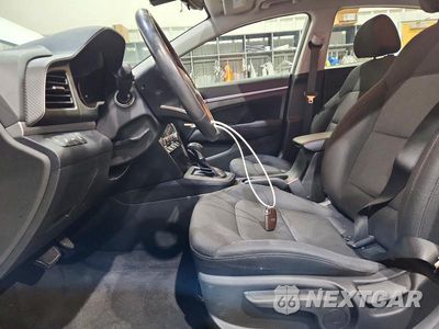 Zdjęcie 7 z 12 samochodu: 2019 HYUNDAI ELANTRA VALUE EDITION VIN:5NPD84LF6KH475336 - miniatura