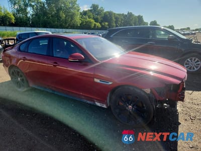 Czwarte zdjęcie samochodu z boku: 2017 JAGUAR XF S VIN:SAJBM4BV9HCY31473 - miniatura