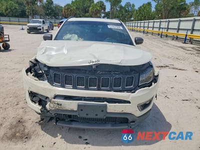 Piąte zdjęcie samochodu w środku: 2021 JEEP COMPASS 80TH EDITION VIN:3C4NJCEBXMT531620 - miniatura