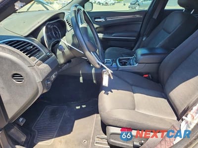 Zdjęcie 7 z 13 samochodu: 2019 CHRYSLER 300 TOURING VIN:2C3CCARGXKH569161 - miniatura
