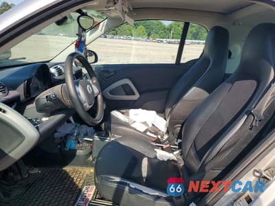 Zdjęcie 7 z 13 samochodu: 2015 SMART FORTWO PURE VIN:WMEEJ3BAXFK795745 - miniatura